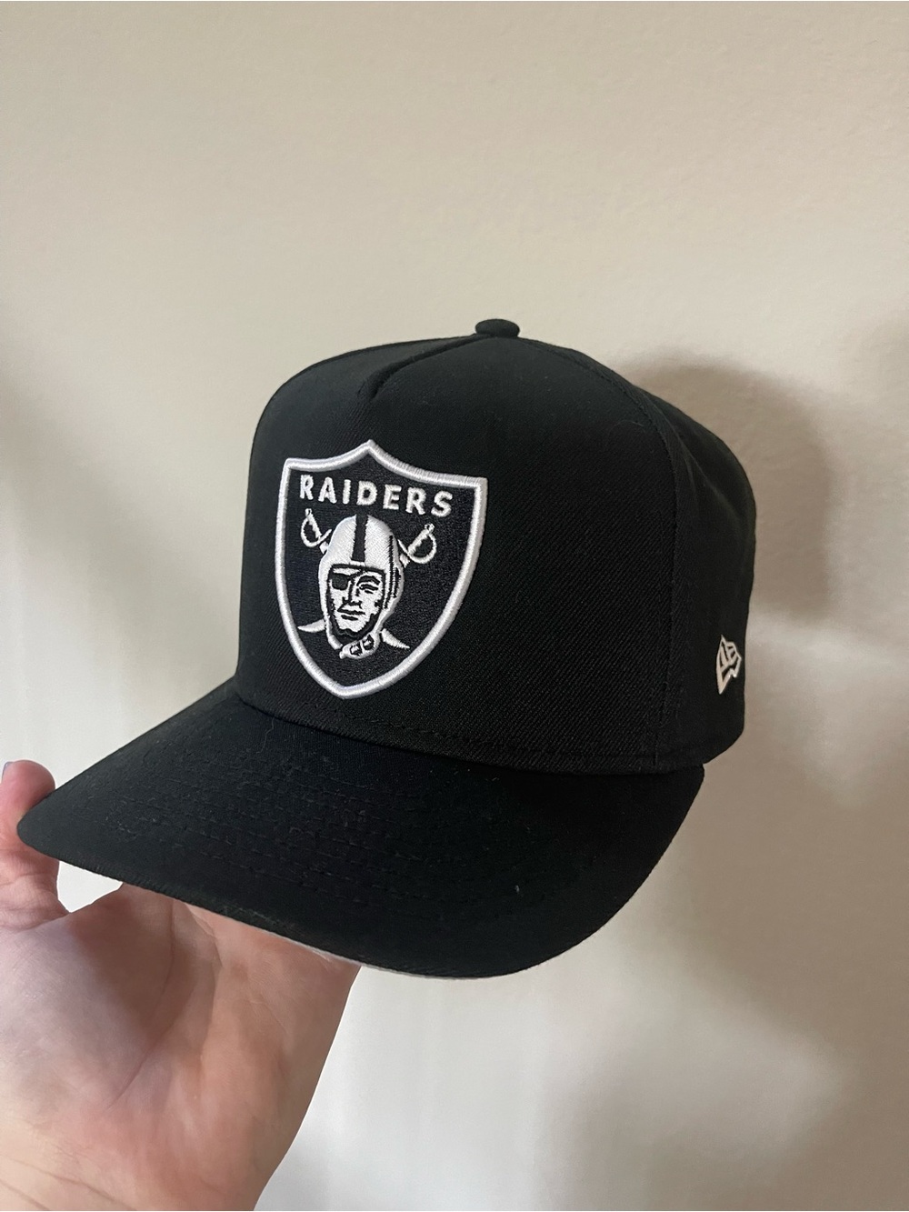 New Era Raiders Black Hat - Black/White